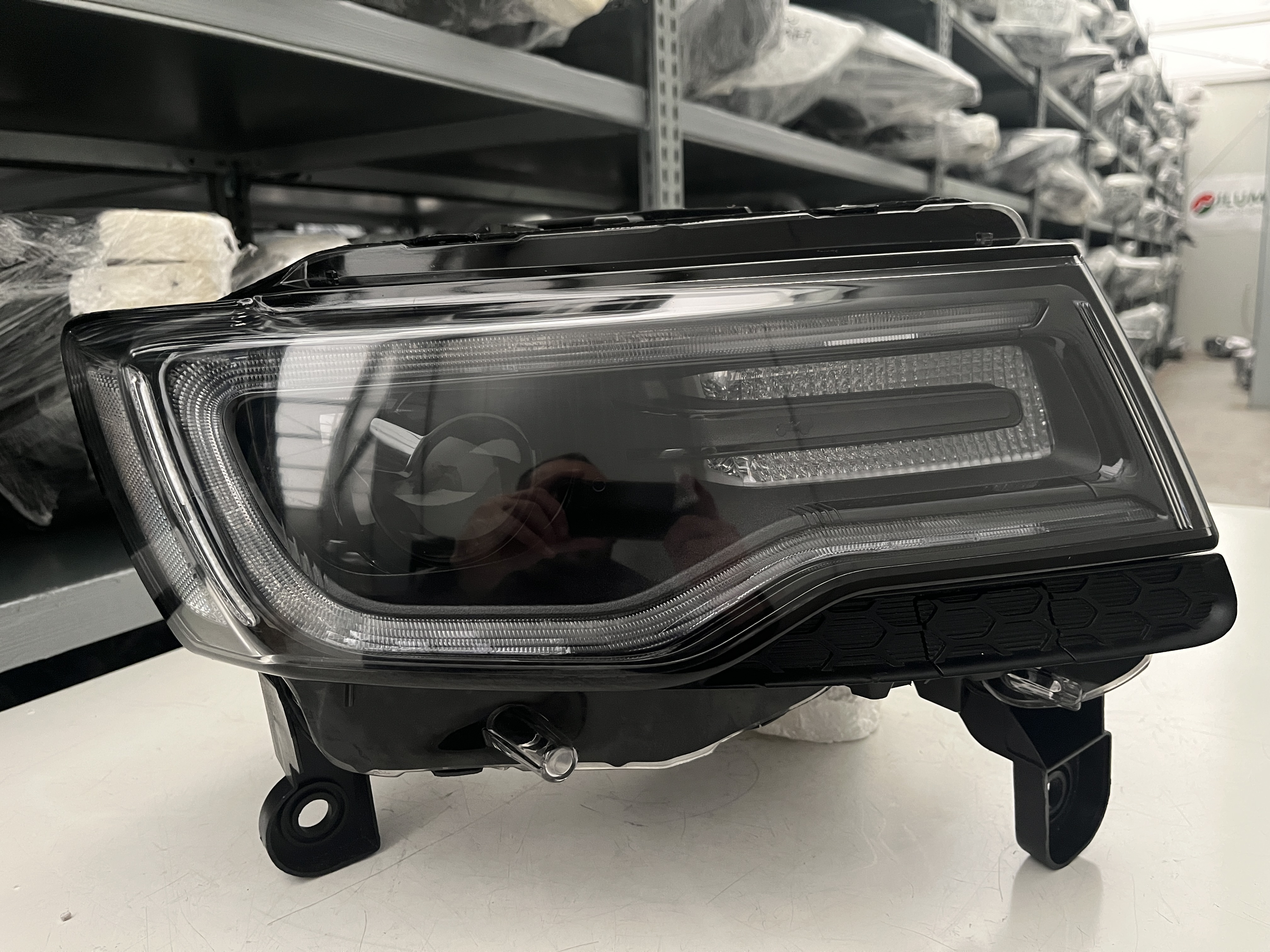 JEEP GRAND CHEROKEE XENON BLACK SCHEINW R KPL 68142492AF