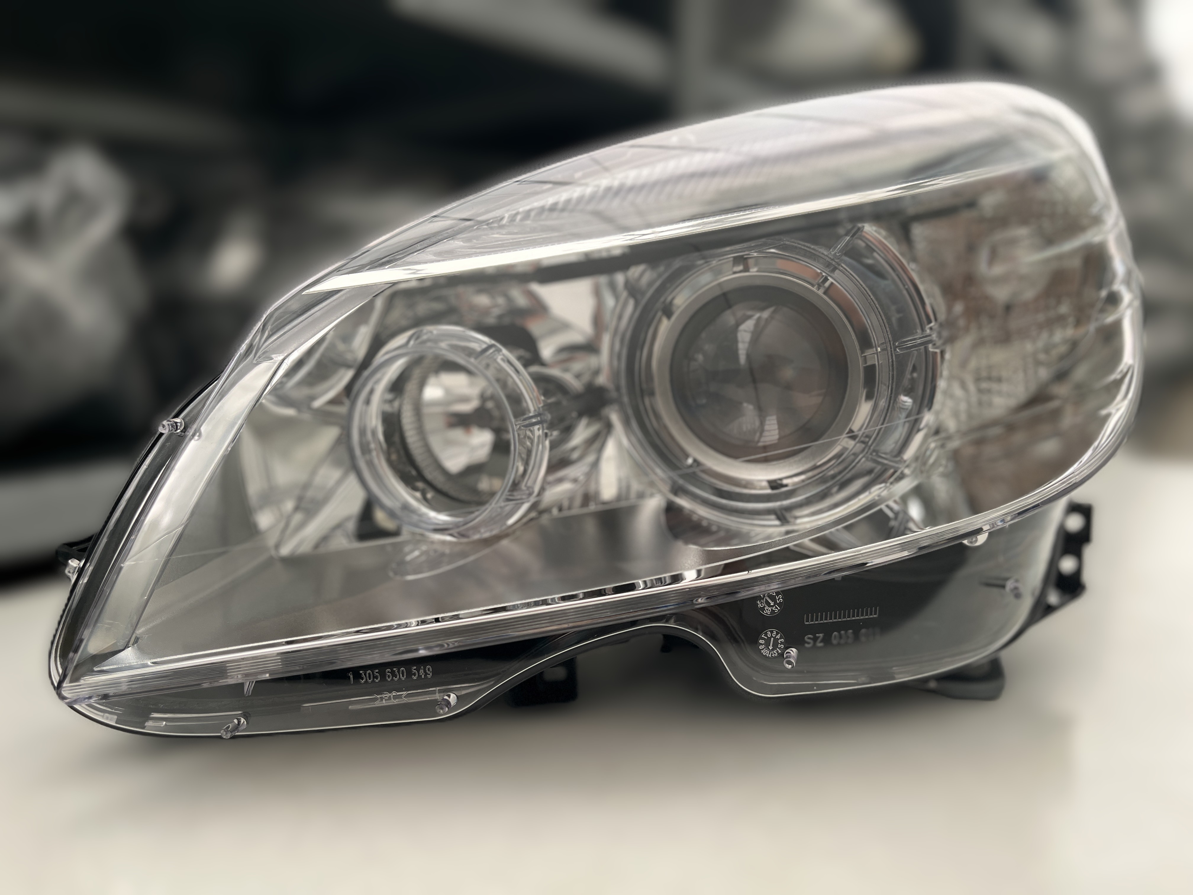 MERCEDES C KLASA W204 XENON SCHEINW LINKS KPL A2048202961