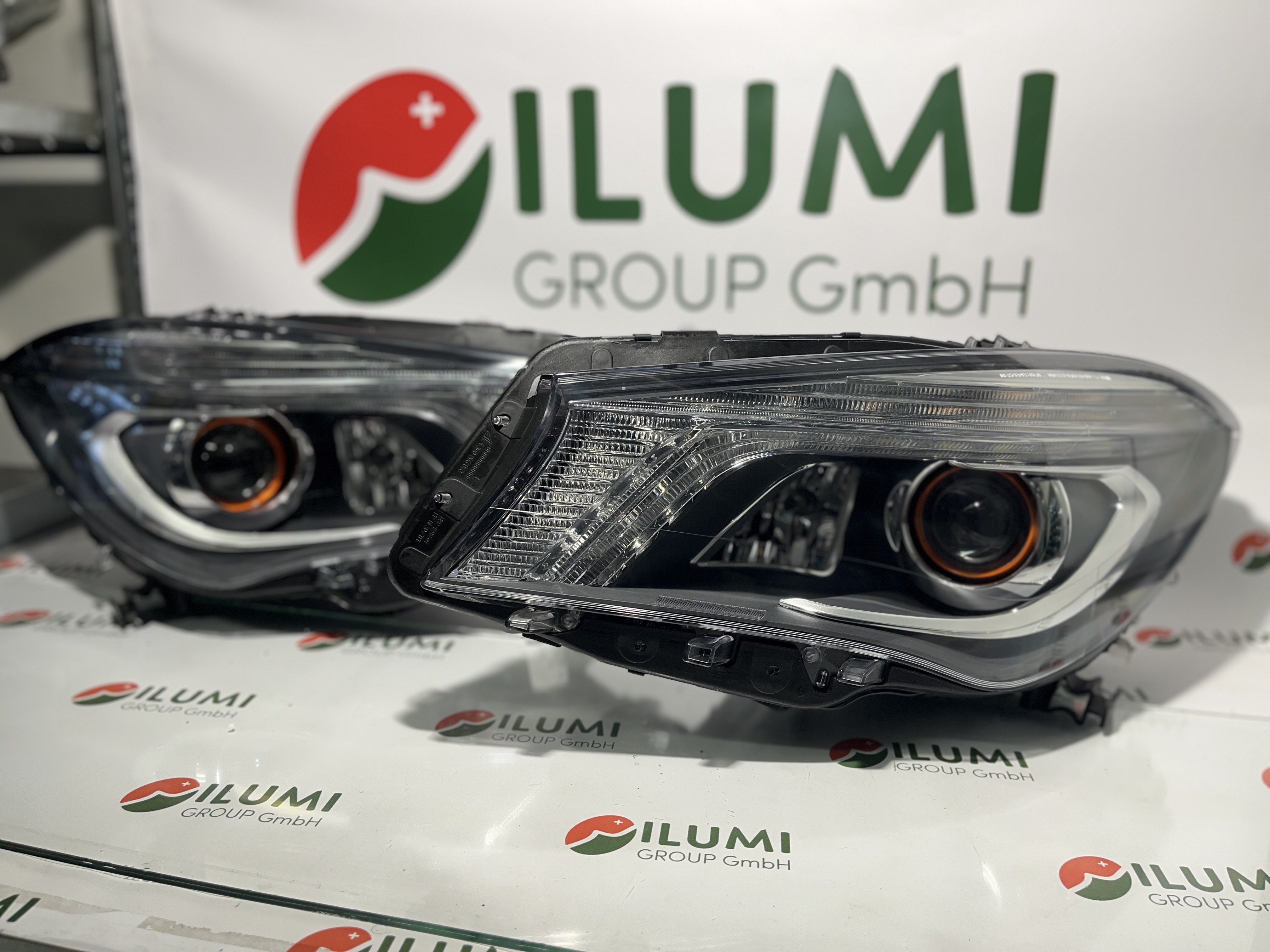 MERCEDES CLA W117 Xe ORANGE KL SCHEINW L R A1179064500 A1178201061