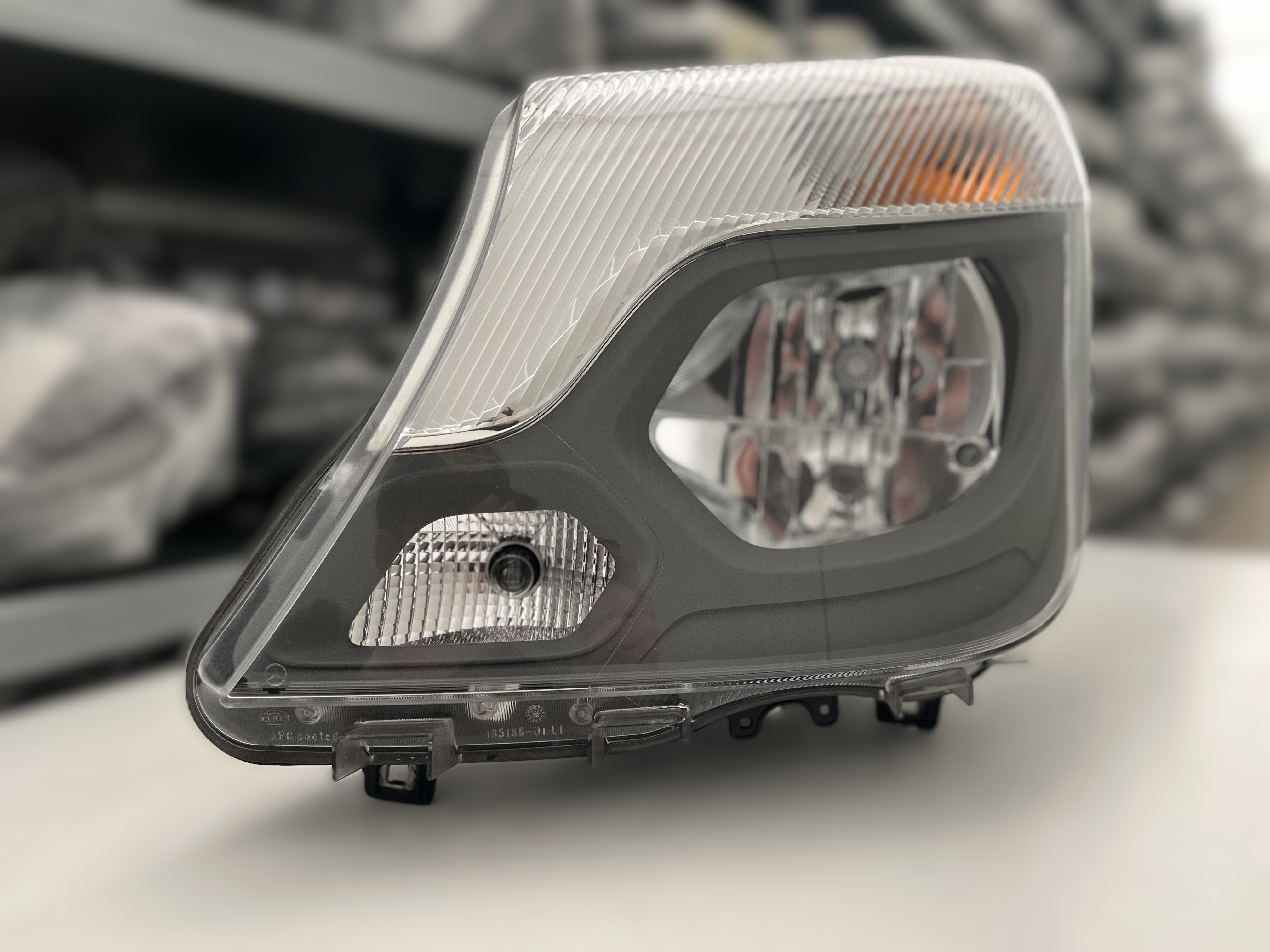 MERCEDES SPRINTER W906 H7  SCHEINWERFER LINKS A9068205600