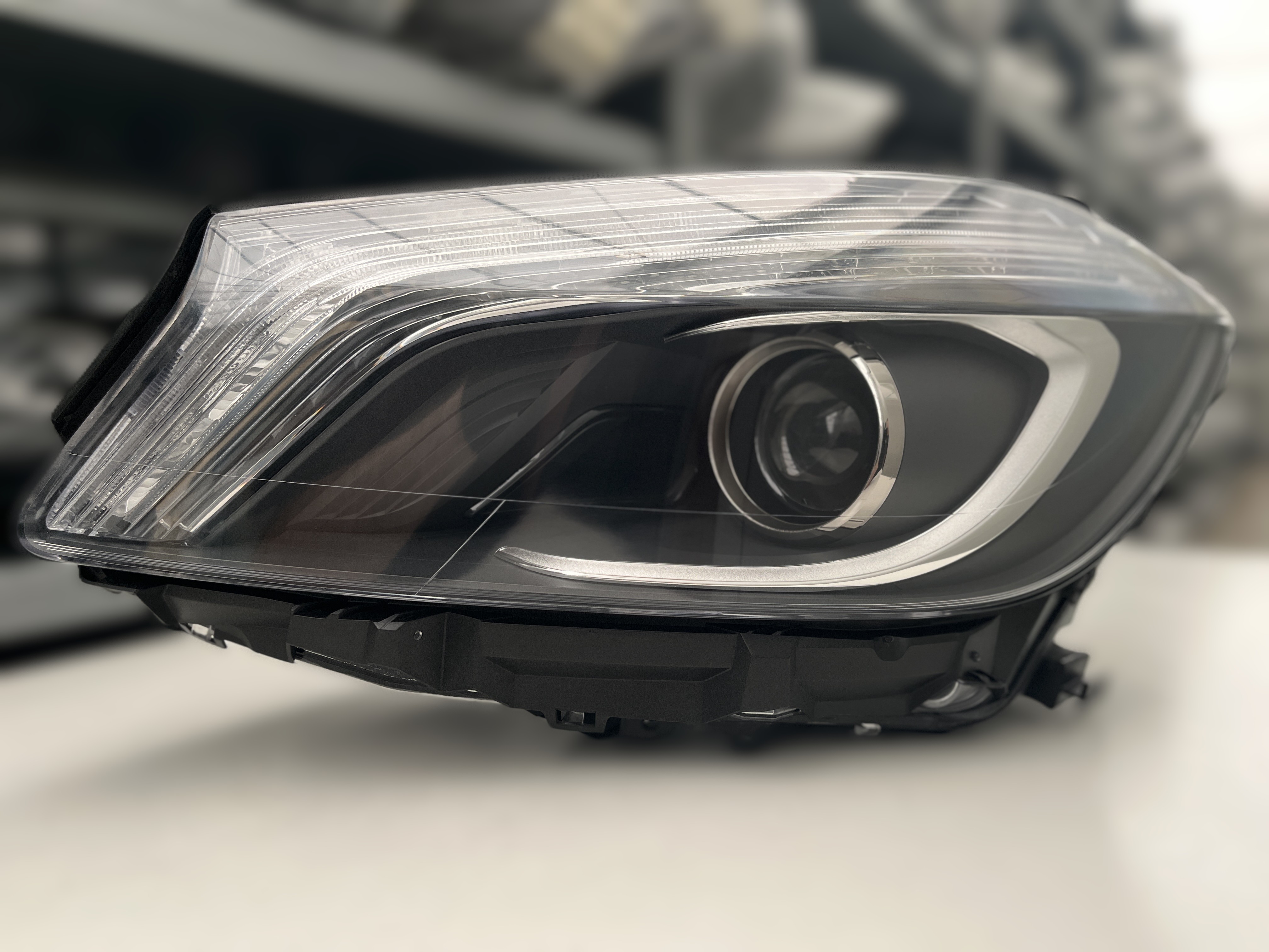 MERCEDES W176 Xe SCHEINW LINKS KPL A1768202761