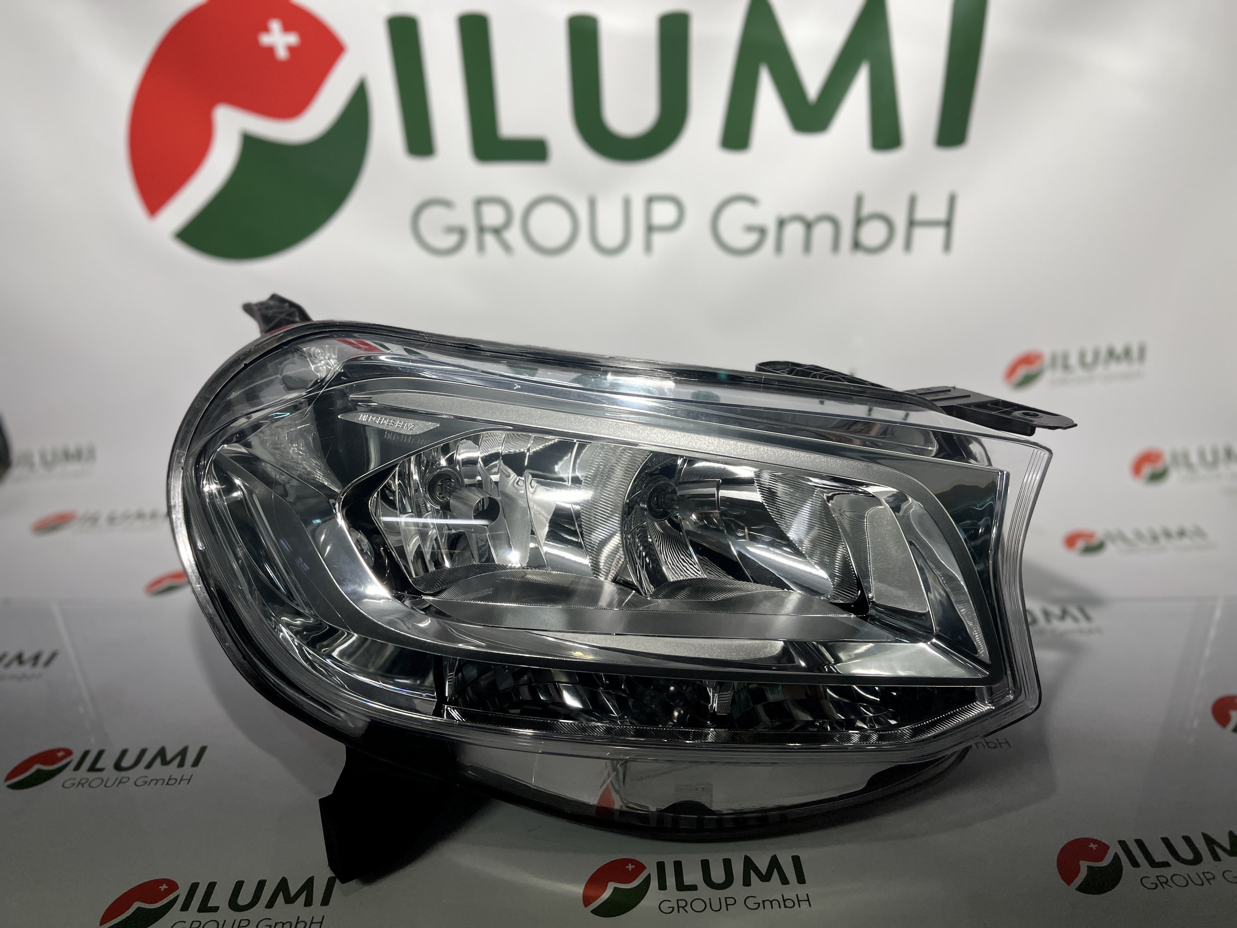 MERCEDES X KLASA W470 HALOGEN SCHEINW RECHTS A4709060700