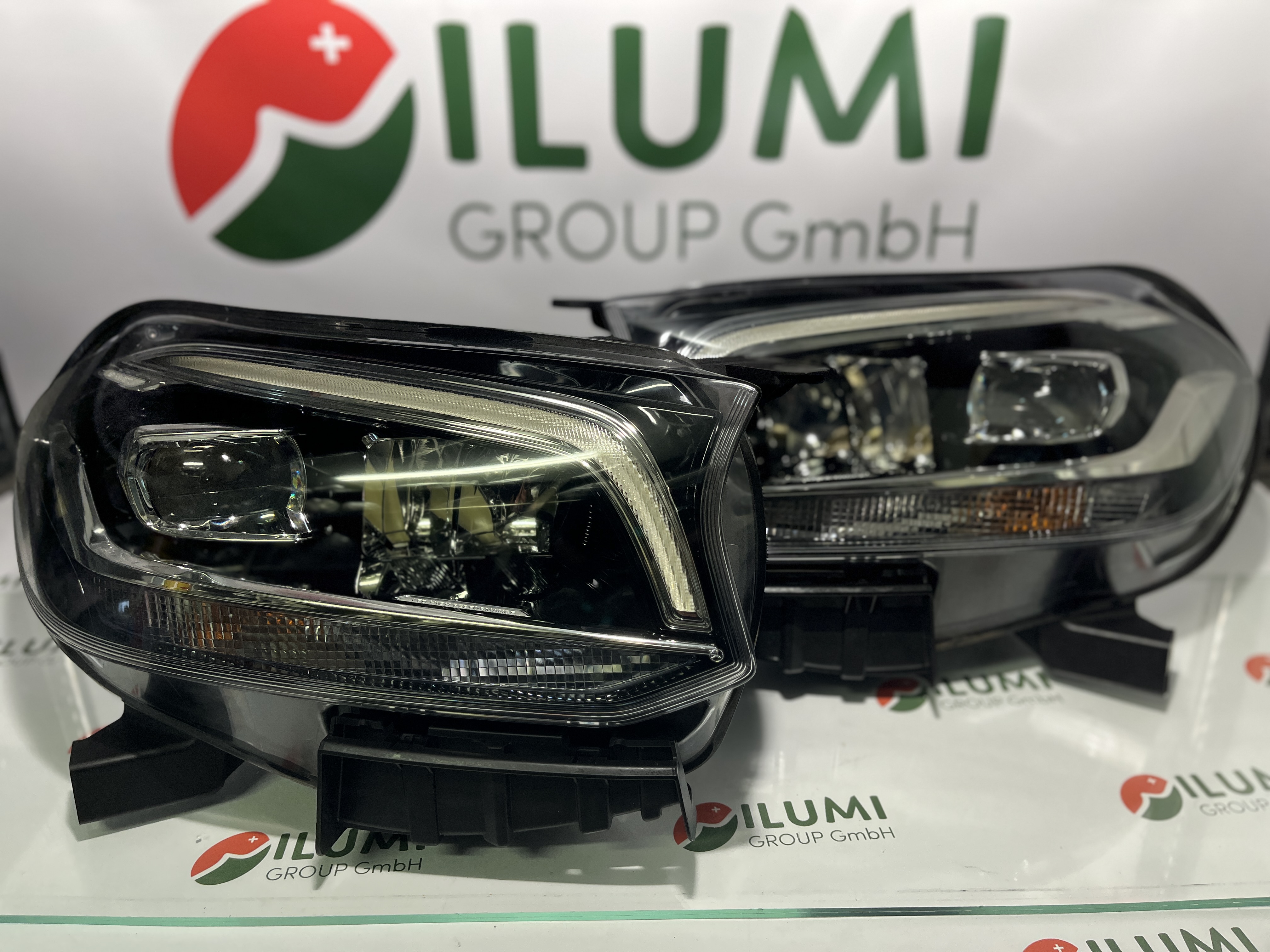 MERCEDES X KLASSE W470 VOLLLED SCHEINW  A4709060900 A4709060800