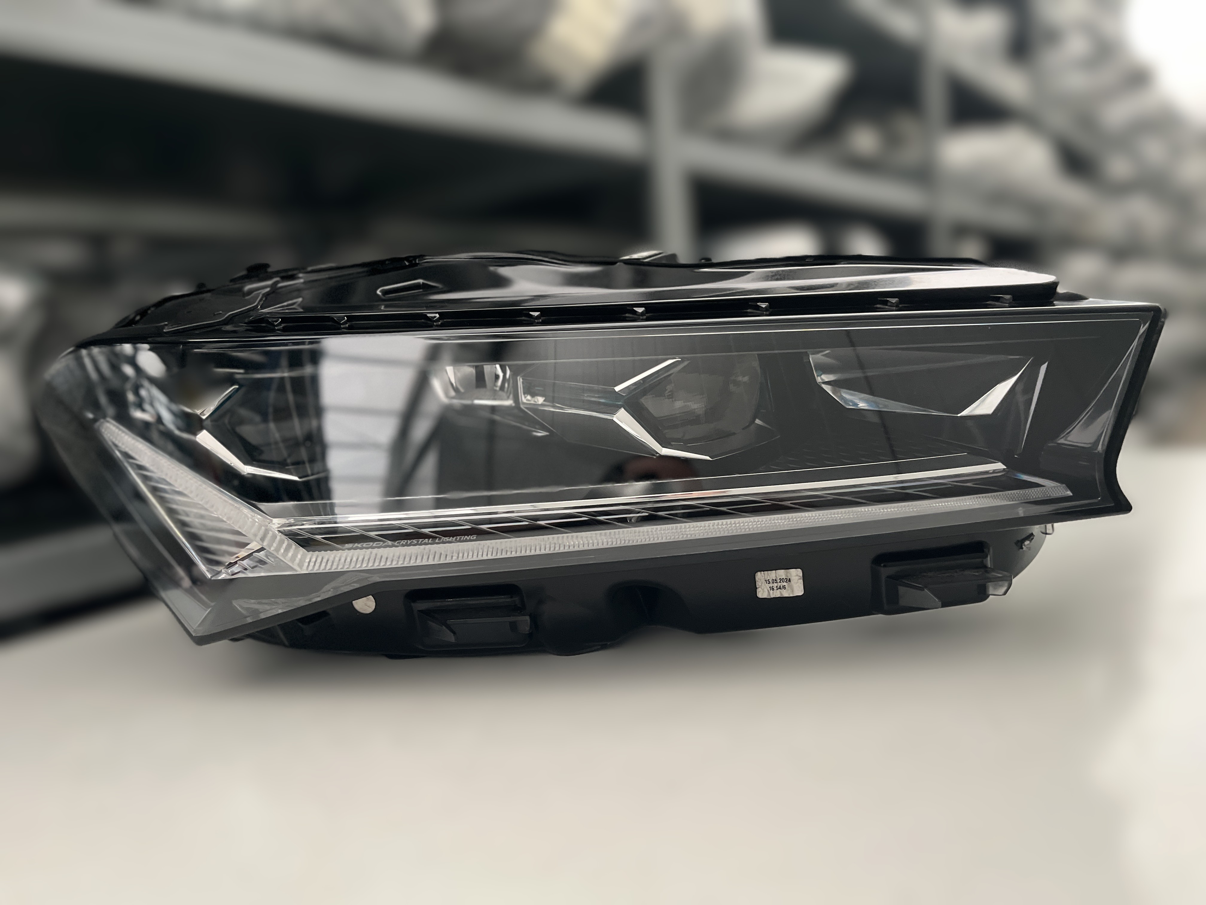 SKODA SUPERB IV CRYSTAL LED SCHEINW R KPL 3P1941016A