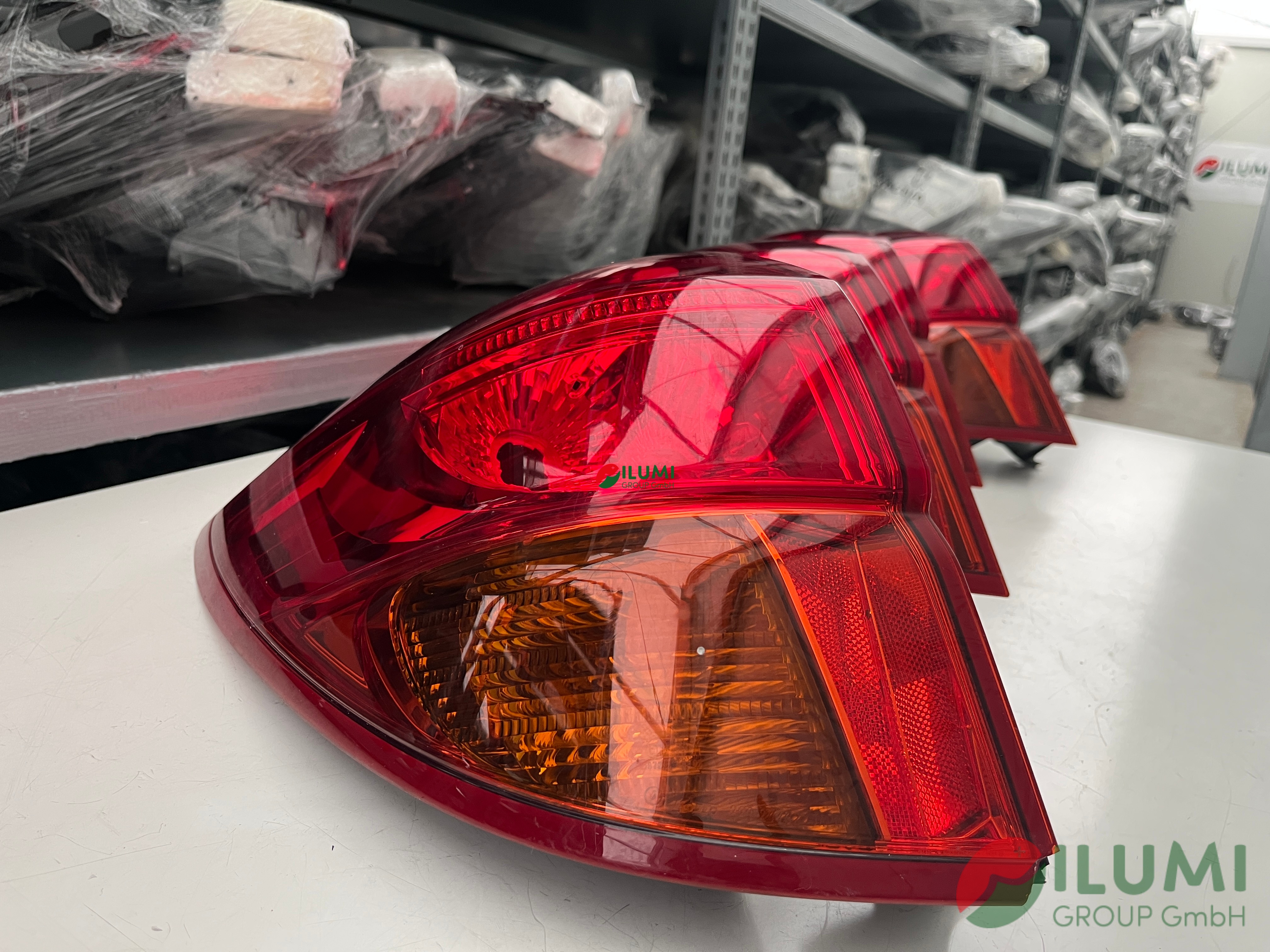 SUBARU LEGACY IV  KOMBI 03-05 RÜCKLEUCHTE LINKS 220-20792