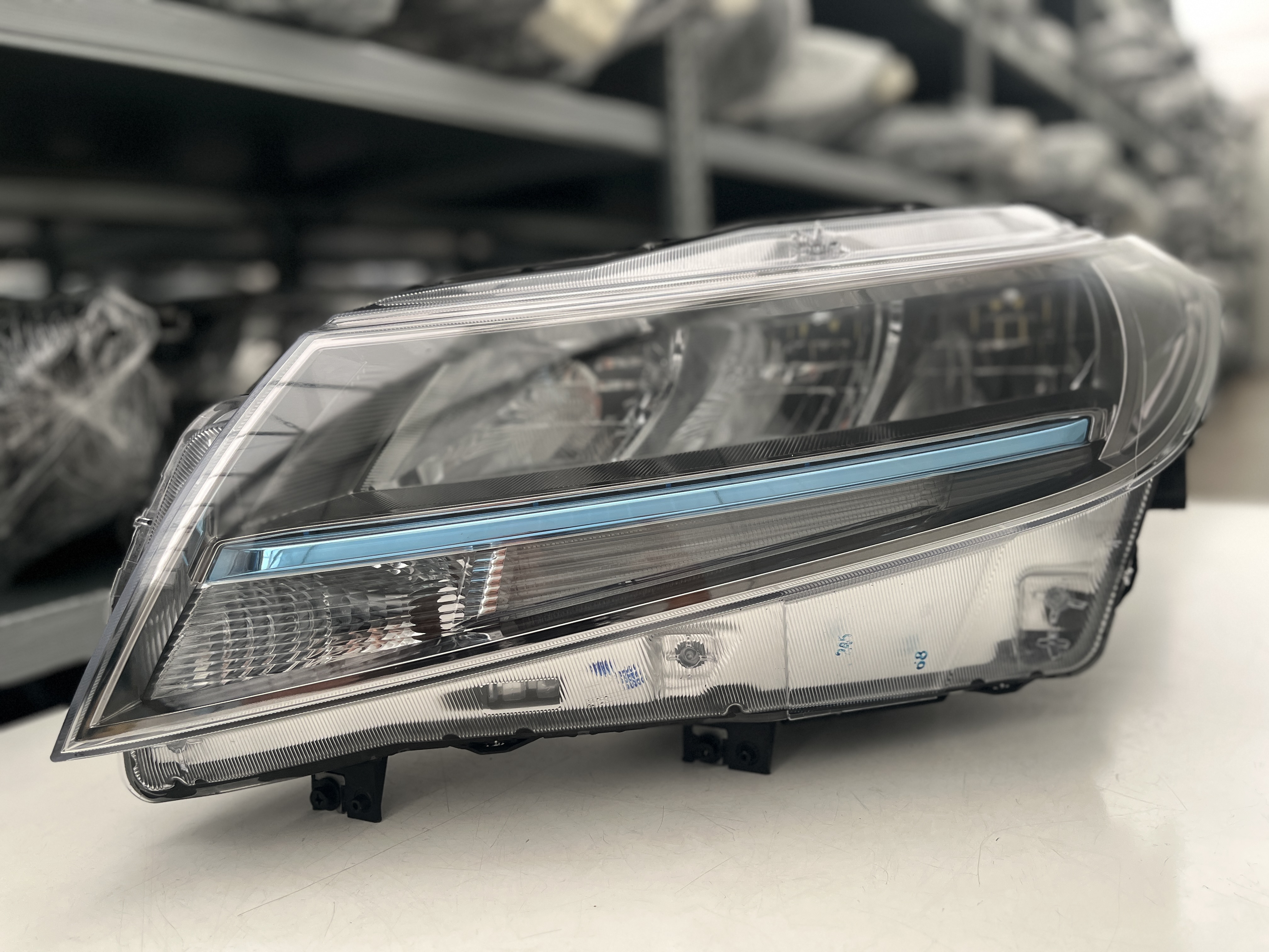 SUZUKI VITARA III LIFT VOLL LED SCHEINW LINKS 100-7R016