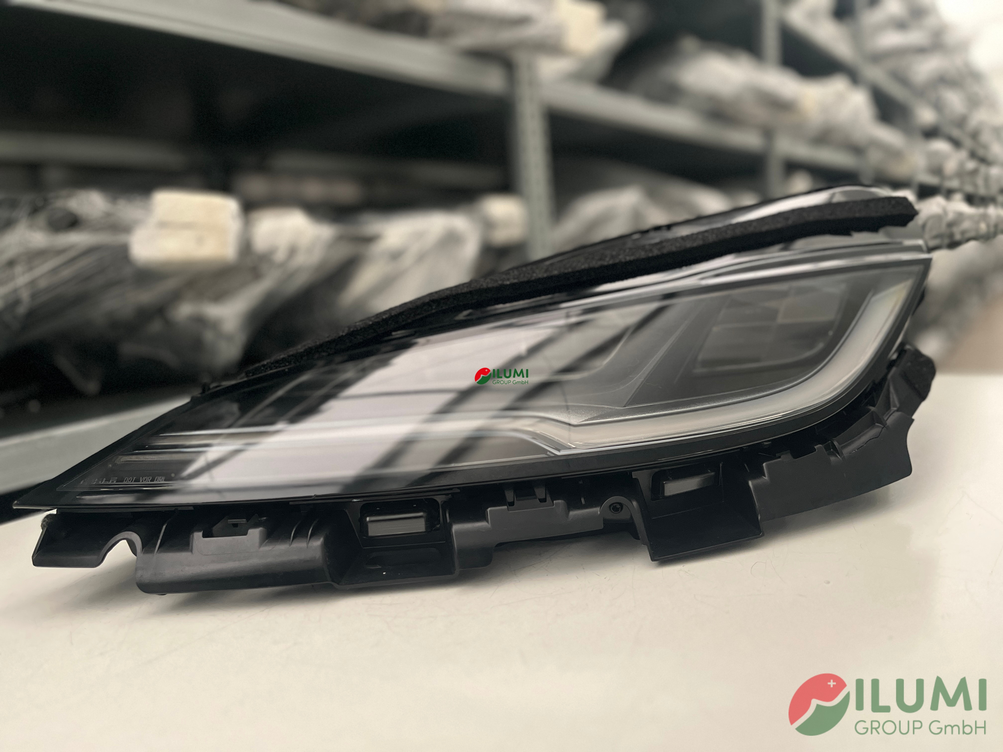 TESLA 3 LIFT HIGHLANDER VOLL LED  LINKS KPL 1760888-00