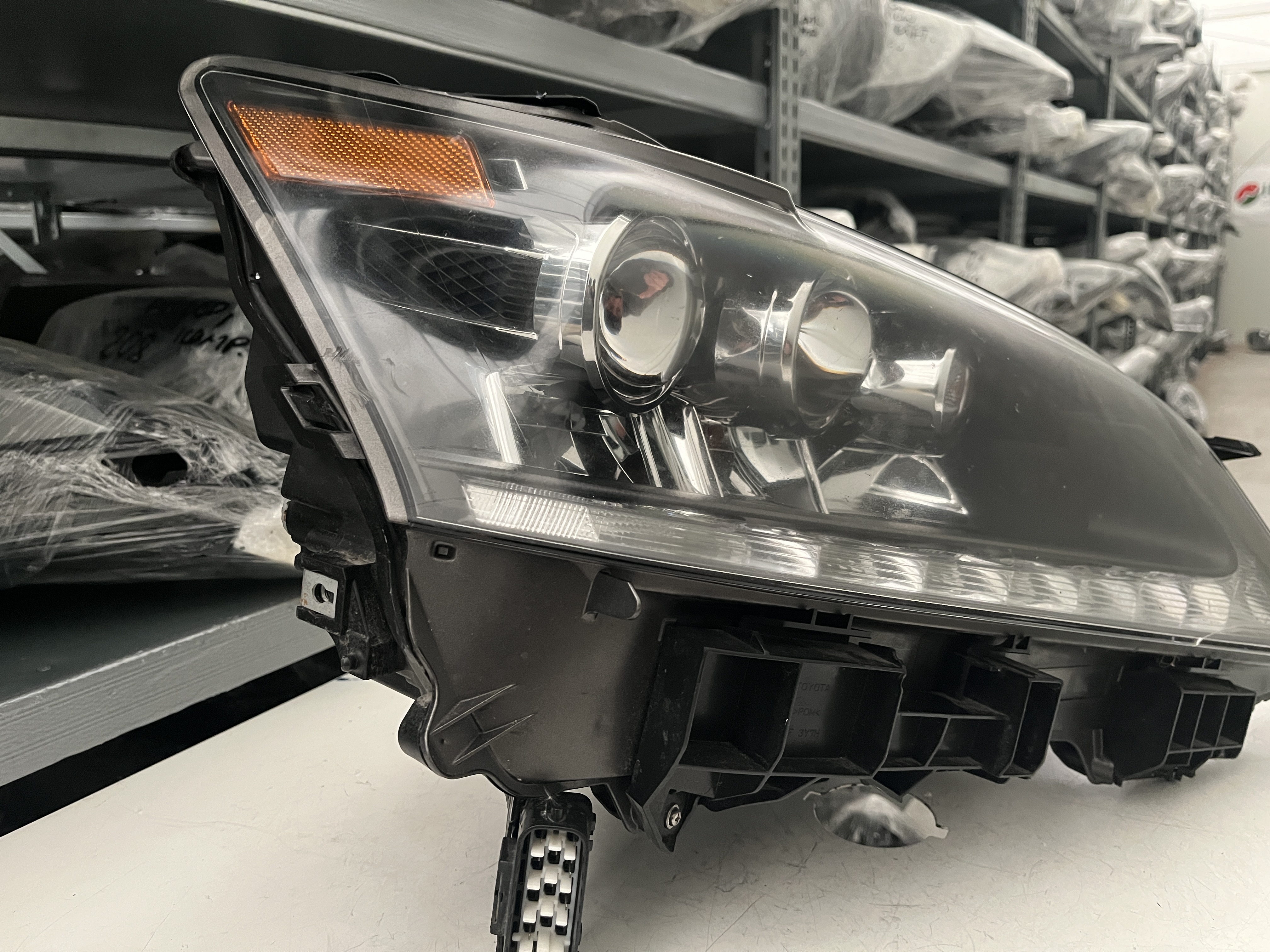 TOYOTA LAND CRUISER XENON LED LIFT SCHEINW RECHTS 81145-60A60