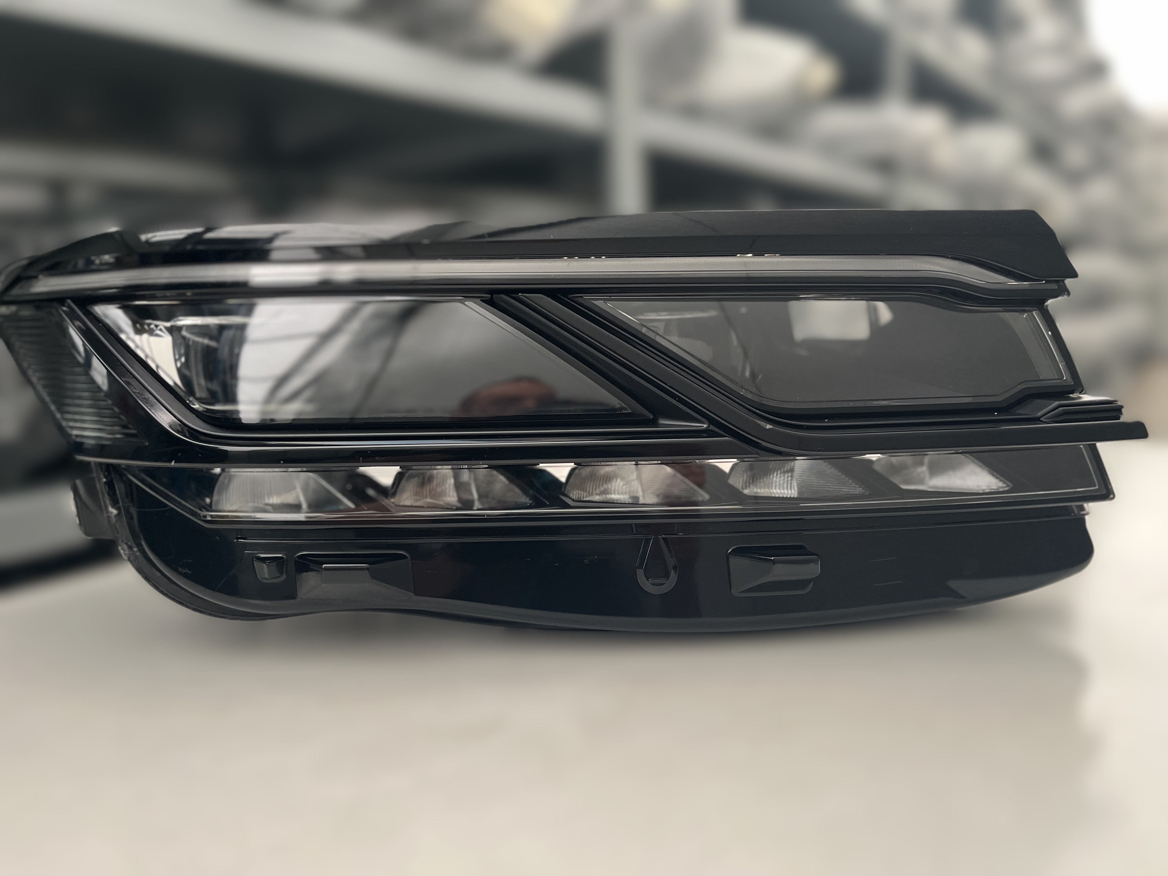 VW TOUAREG III 3 761 VOLL LED R-LINE SCHEINW RECHTS 761941082